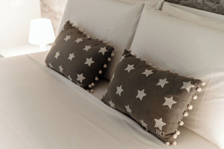 Bedroom 2, Love Corner, Como
