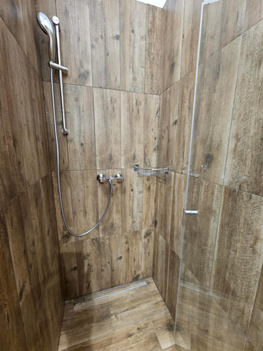Bathroom 3, Main Street Apartments, Sopot