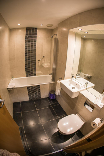 Bathroom 3, Rosspark Hotel Kells, Mid and East Antrim