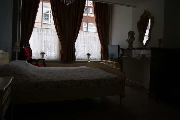 Bedroom 14