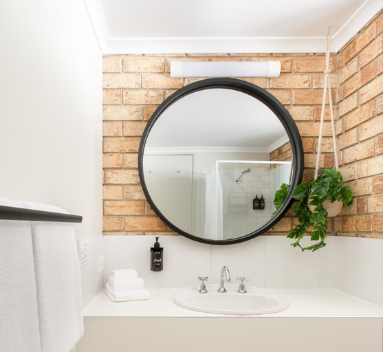 Bathroom, Sunshine Coast Motor Lodge, Maroochy - Paynter-Petrie Creek
