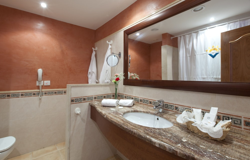 Bathroom 5, Valentin Star Adults Only, Baleares