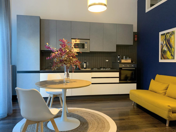 Others 2, Residence Petrone, Foggia