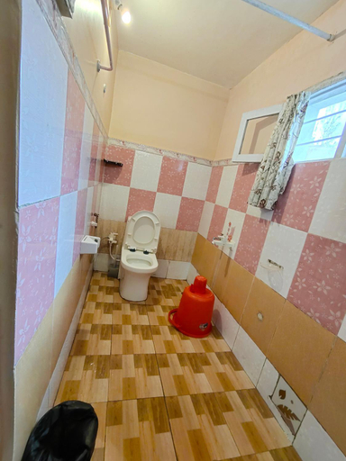 Bathroom 3, Pear Tree Inn Villa Kotagiri, The Nilgiris