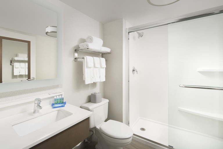 Bathroom 19