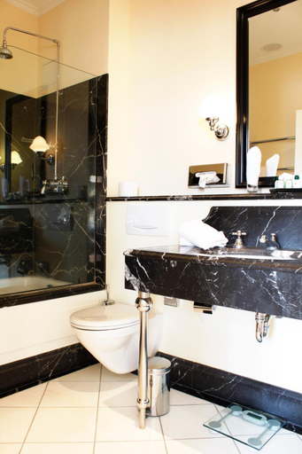 Bathroom, Hotel Niederlandischer Hof, Schwerin