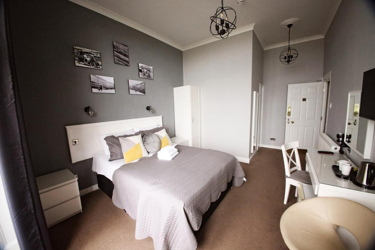 Bedroom 2, Lansdowne Hotel Ltd, East Sussex