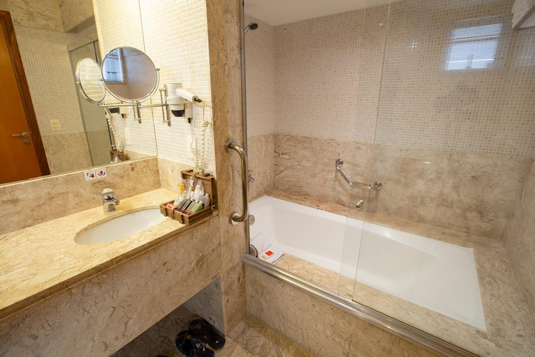 Bathroom 7