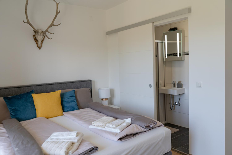 Bedroom 2, Rooms21, Klagenfurt Land