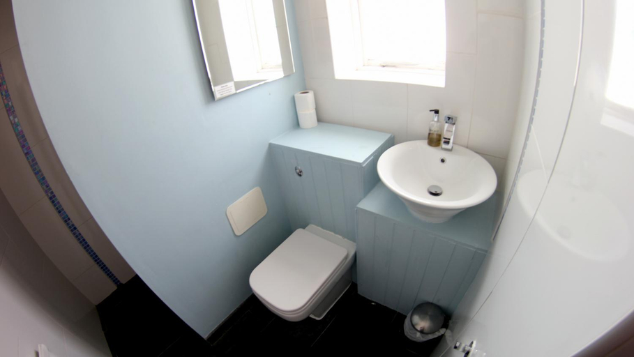 Bathroom 5