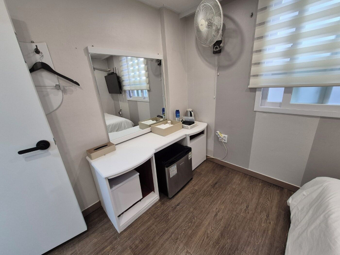Bathroom 3, U-Rim Stay, Geum-cheon