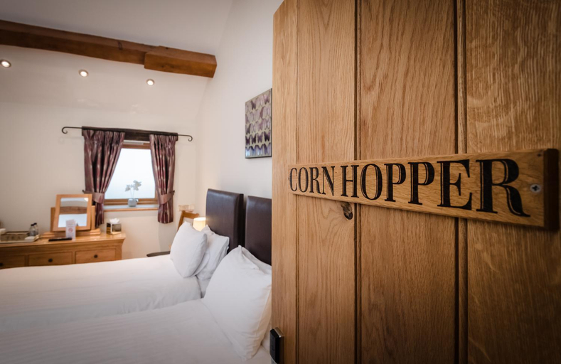 Bedroom 2, Heaton House Farm, Staffordshire