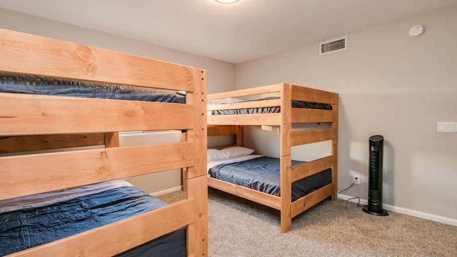 Bedroom 3, Massive 5 Bdrm Getaway W/pool, Hot Tub, Game Room!, Maricopa