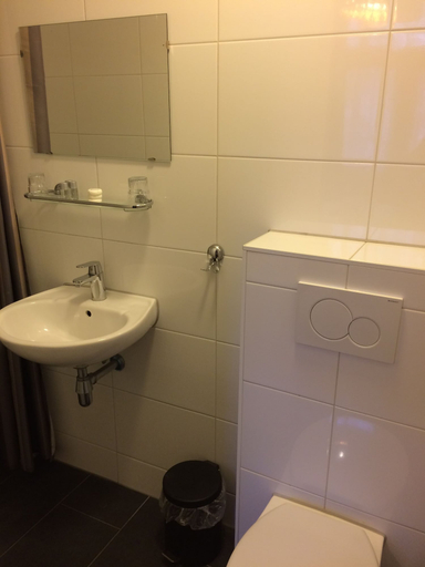 Bathroom 5, Hotel Bellington, Amsterdam