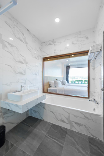 Bathroom 4