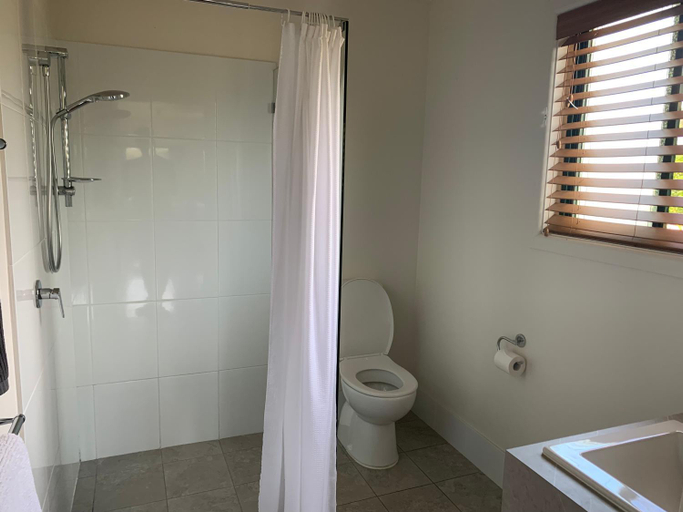 Others 5, Fernmount Stay, Bellingen