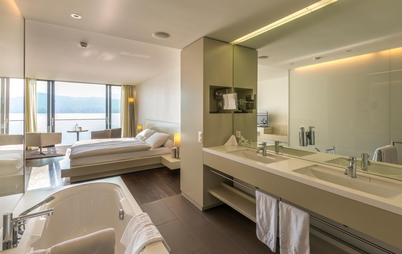 Bathroom 16