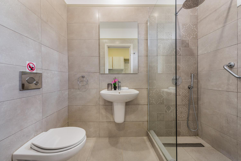 Bathroom 3, Capriccio Studios, Ionian Islands