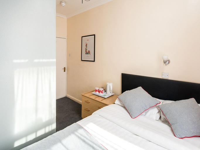 Bedroom 2, Bros Inn Hotel, London