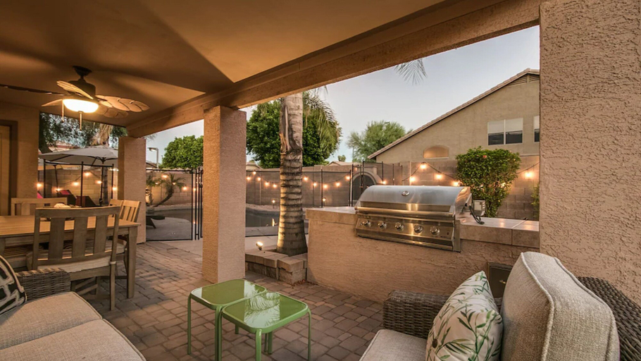 Food & Drinks, Massive 5 Bdrm Getaway W/pool, Hot Tub, Game Room!, Maricopa