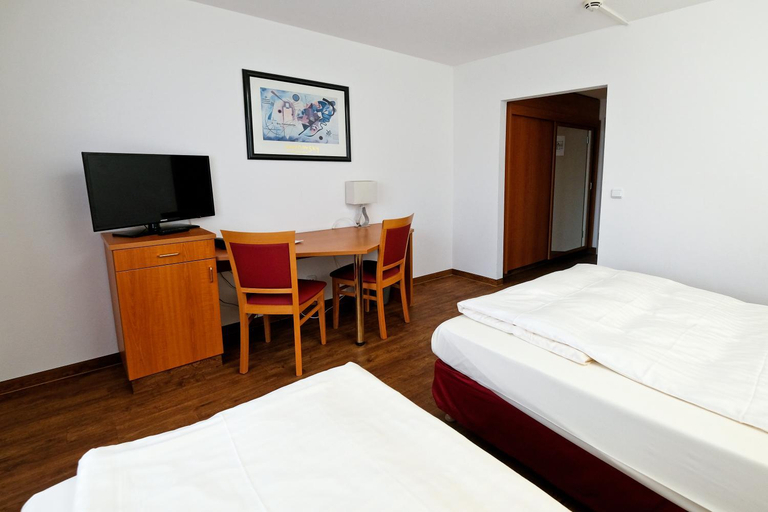 Bedroom 2, Apart Hotel Sehnde, Region Hannover