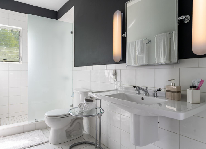 Bathroom 11