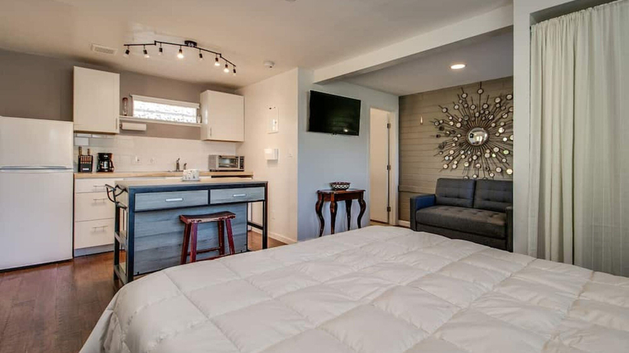 Bedroom 2, Charming Mid Town Guest House W/private Patio!, Maricopa