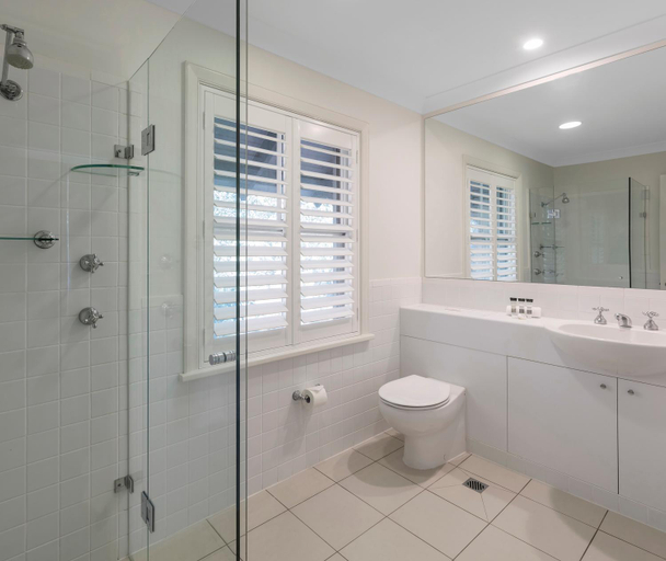 Bathroom 12