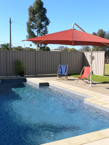 Sport & Beauty 4, Settlement Motor Inn, Deniliquin