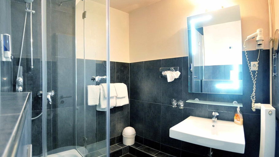 Bathroom 4, St. Joseph, Hamburg
