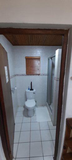 Bathroom 13