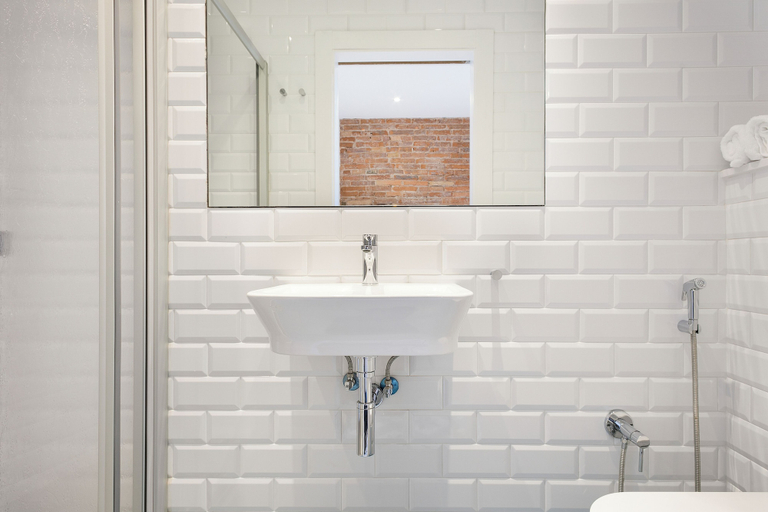 Bathroom 3, Uma Suites Sagrada Familia, Barcelona