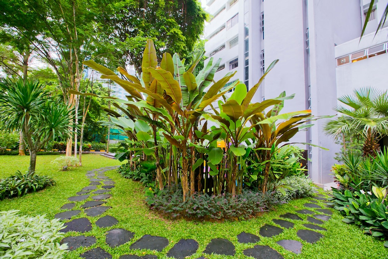 Exterior & Views 23
