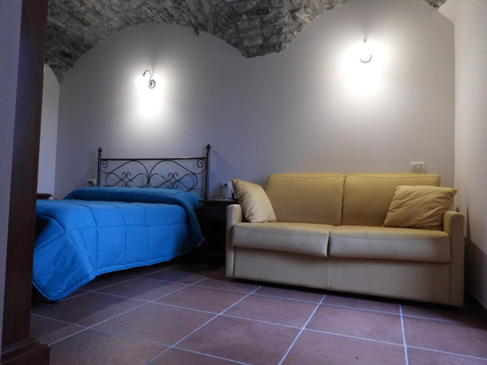 Bedroom 2, Tenuta Barone, Campobasso