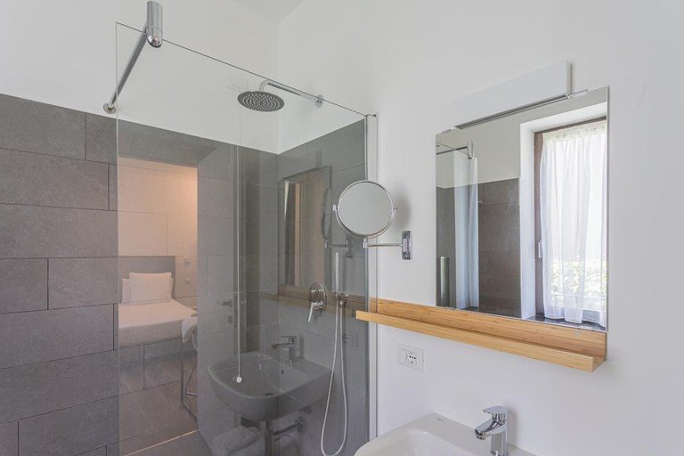 Bathroom 2, INSULA FELIX Bed&Breakfast, Brescia