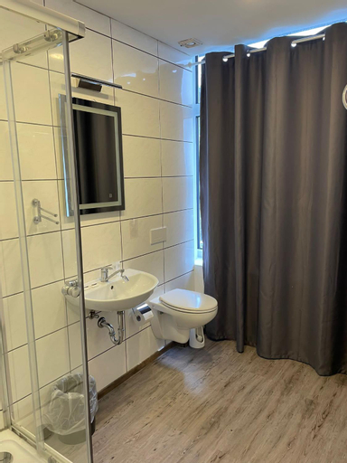 Bathroom 15