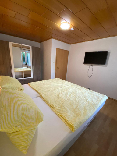 Bedroom 3, Pension Miranda, Kelheim