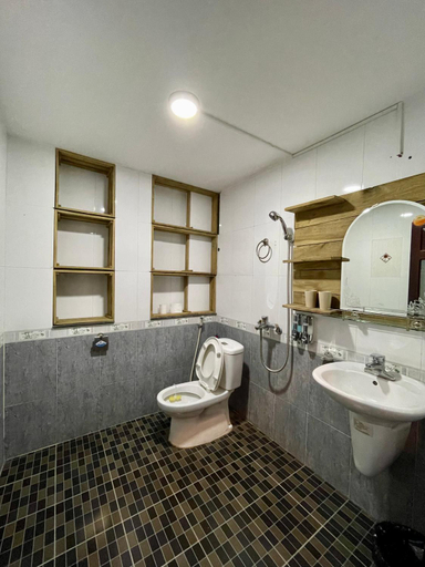Bathroom 3, Lan's home, Cao Bằng