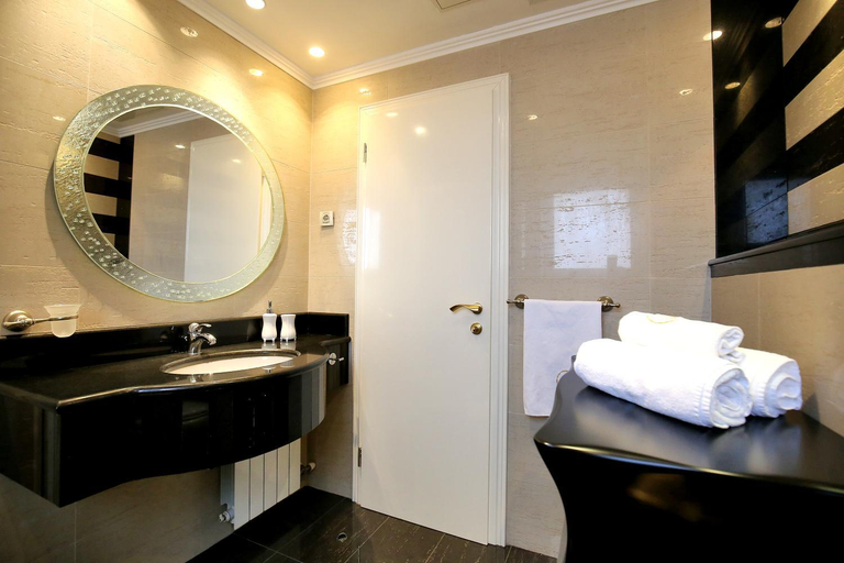 Bathroom 2, Hotel Niko, Zadar