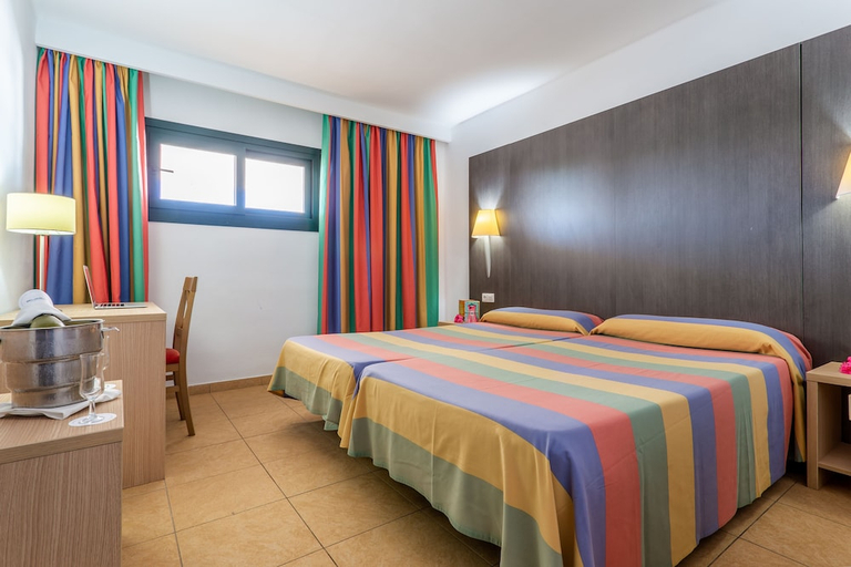 Bedroom 3, BlueBay Lanzarote Hotel, Las Palmas