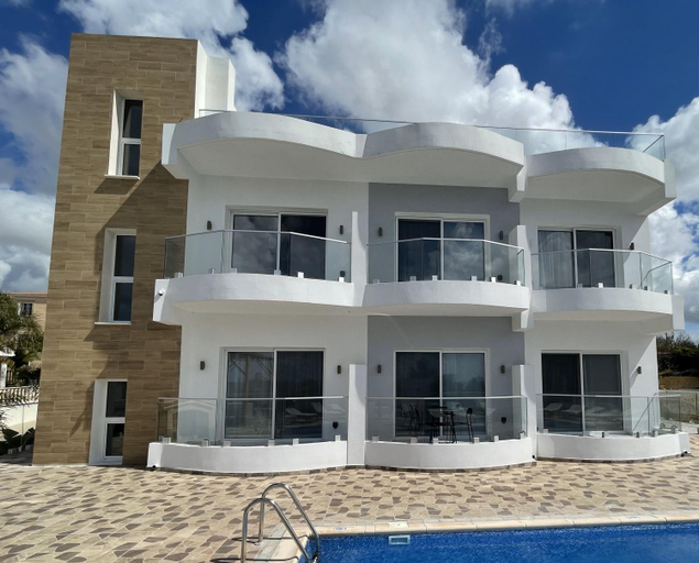 Others 4, ARF Apartments - with Jacuzzi at the complex