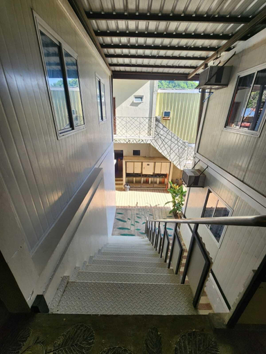 Others 3, Eyy Hostel, El Nido
