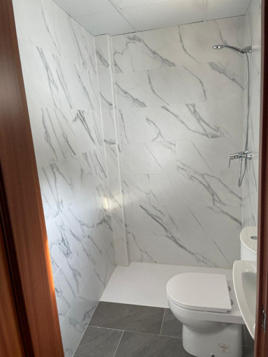 Bathroom 2, APARTAMENTOS LEONOR, Jaén
