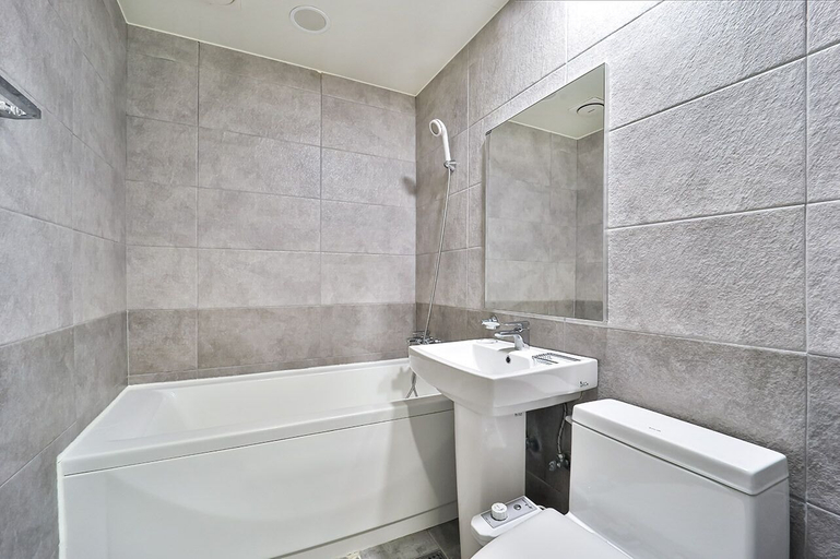 Bathroom 3, Anyang Livera, Anyang