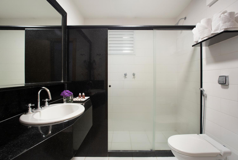 Bathroom 4, Normandy Hotel, Belo Horizonte