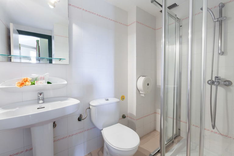 Bathroom 2, BLUESEA Puerto Caleta, Las Palmas
