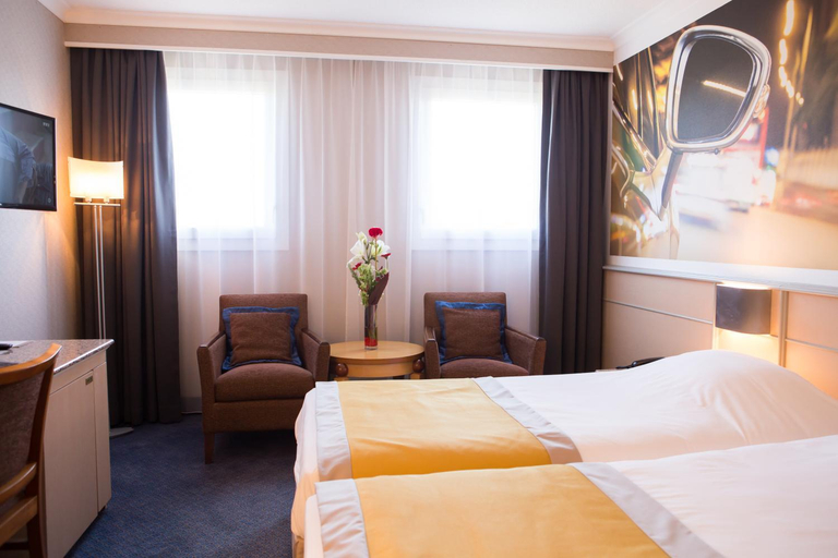 Bedroom 4, Hotel Le Paddock Magny-Cours, Nièvre