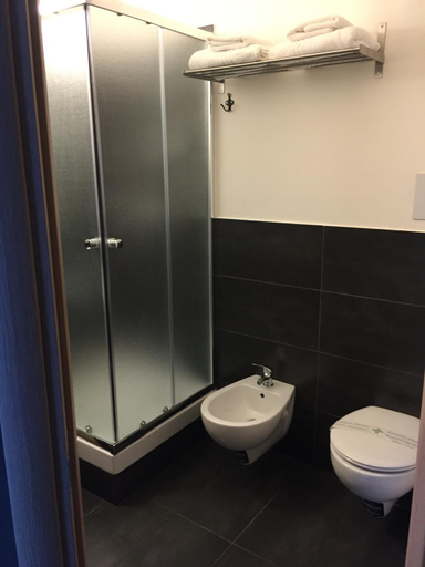 Bathroom 2, Factory Design, Napoli
