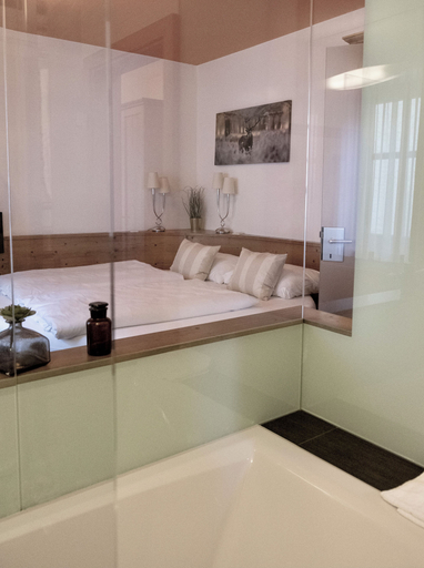 Bathroom 4, Boutiquehotel Hubertushof, Gmunden