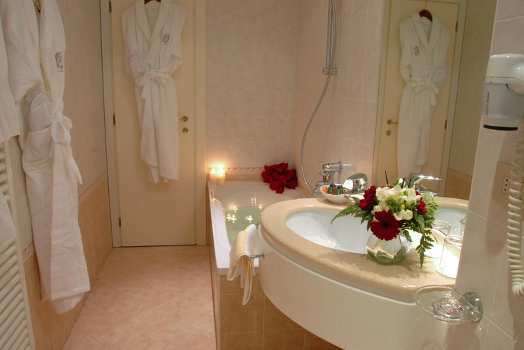 Bathroom 4